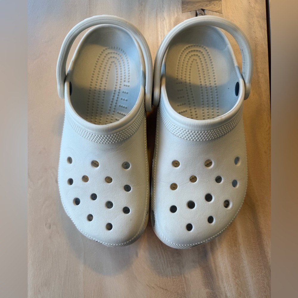 CROCS Classic Clogs in Bone Colour (Men’s Size 7 / Women’s Size 9)